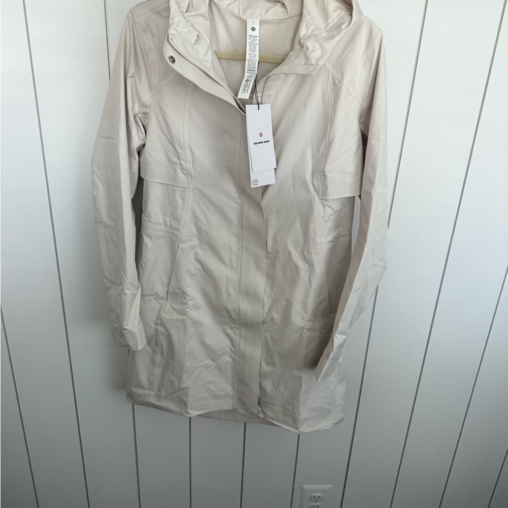 New Lululemon Rain Rebel Jacket Ivory Size 6 NWT - Picture 13 of 13